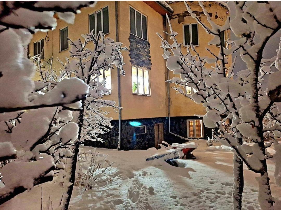 Riverside Karakol Extérieur photo